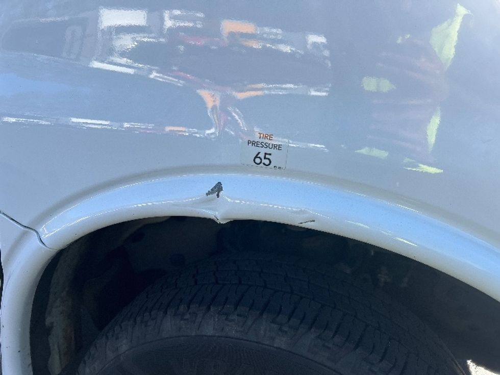 Light Duty Box Truck-Light and Medium Duty Trucks-GMC-2021-Savana G33903-Kennesaw-GA-120,209\n\t\tmiles-$ 28,250 - Image 24