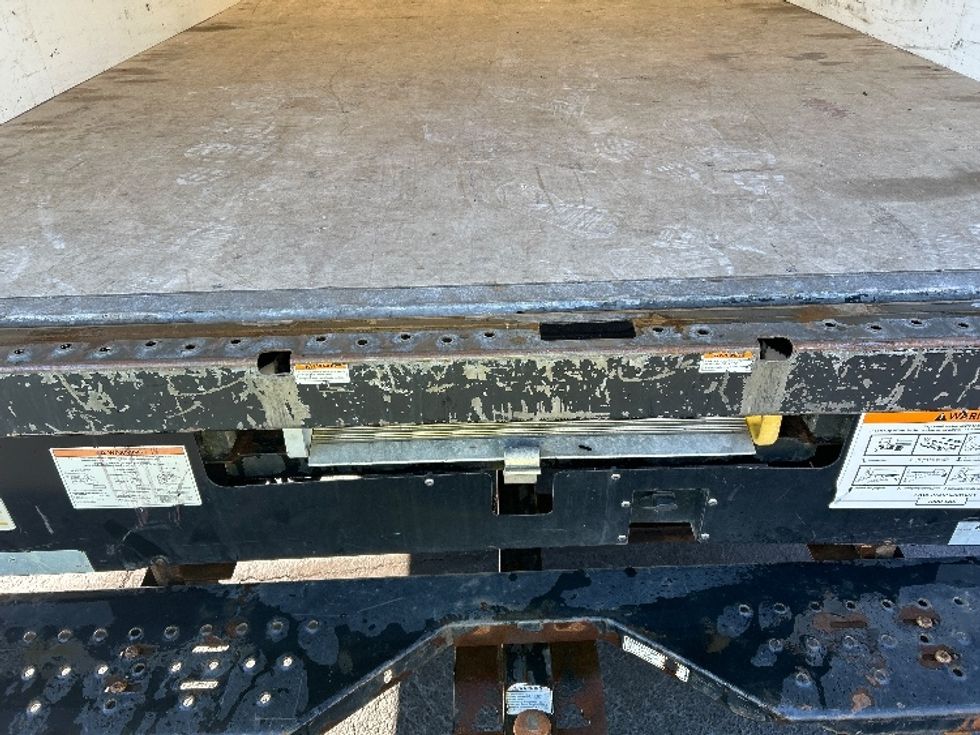 Light Duty Box Truck-Light and Medium Duty Trucks-GMC-2021-Savana G33903-Kennesaw-GA-120,209\n\t\tmiles-$ 28,250 - Image 9