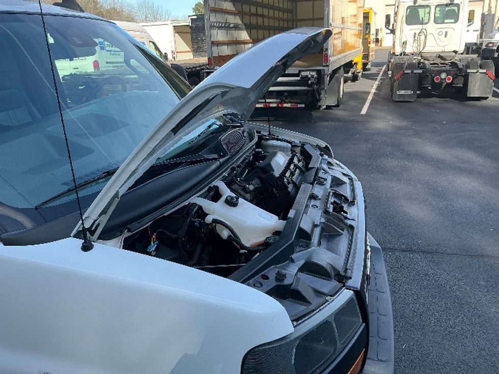 Light Duty Box Truck-Light and Medium Duty Trucks-GMC-2021-Savana G33903-Kennesaw-GA-91,206\n\t\tmiles-$ 31,750 - Image 23