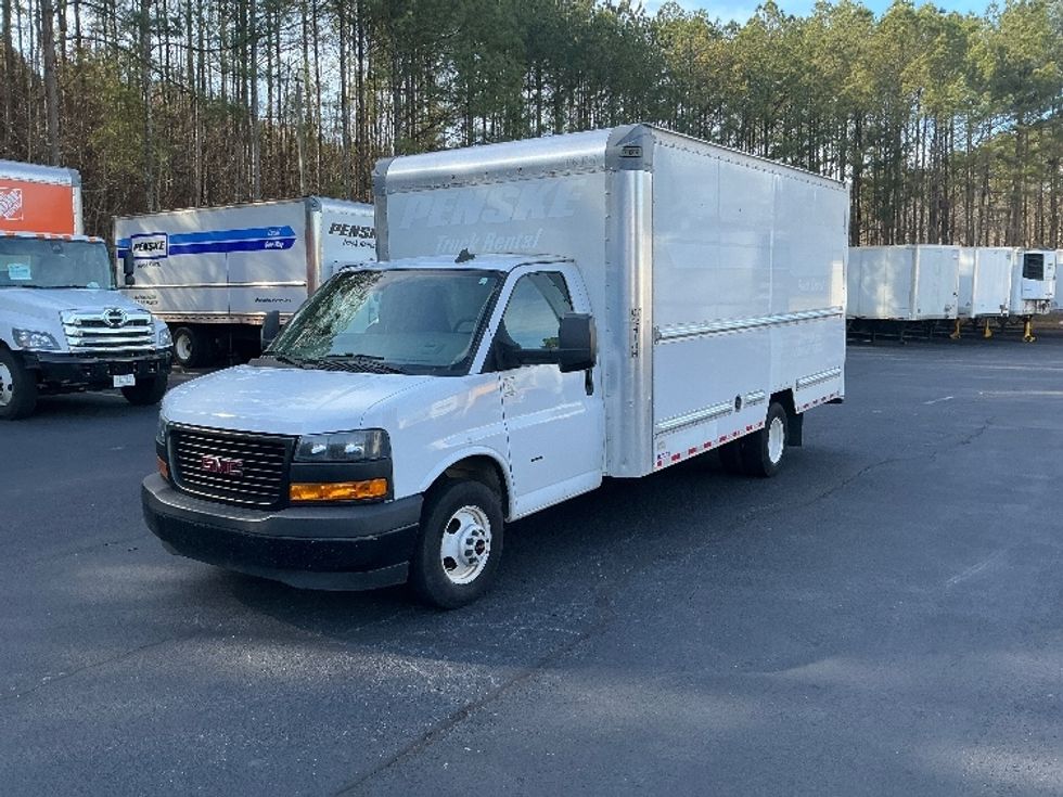 Light Duty Box Truck-Light and Medium Duty Trucks-GMC-2021-Savana G33903-Kennesaw-GA-91,206\n\t\tmiles-$ 31,750 - Image 3
