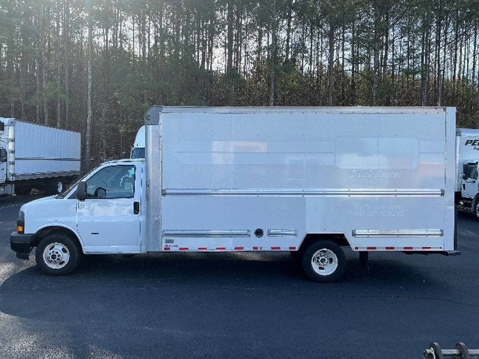 Light Duty Box Truck-Light and Medium Duty Trucks-GMC-2021-Savana G33903-Kennesaw-GA-91,206\n\t\tmiles-$ 31,750 - Image 4