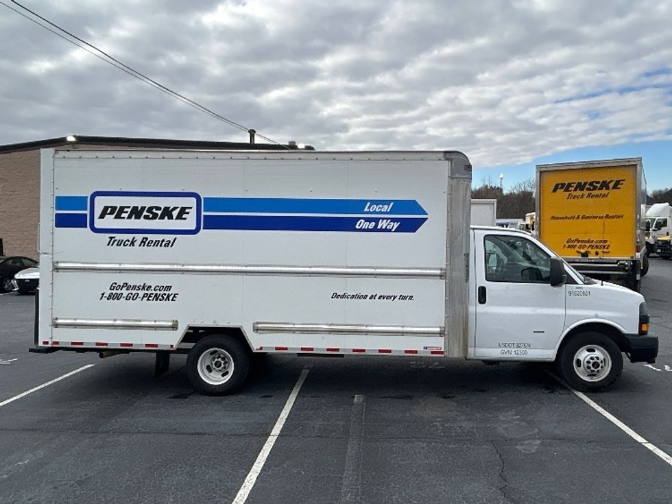 Light Duty Box Truck-Light and Medium Duty Trucks-GMC-2021-Savana G33903-Kennesaw-GA-97,859\n\t\tmiles-$ 31,500 - Image 15