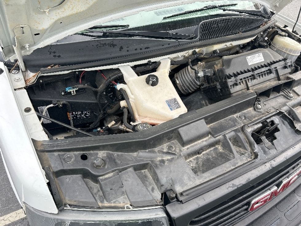 Light Duty Box Truck-Light and Medium Duty Trucks-GMC-2021-Savana G33903-Kennesaw-GA-97,859\n\t\tmiles-$ 31,500 - Image 23