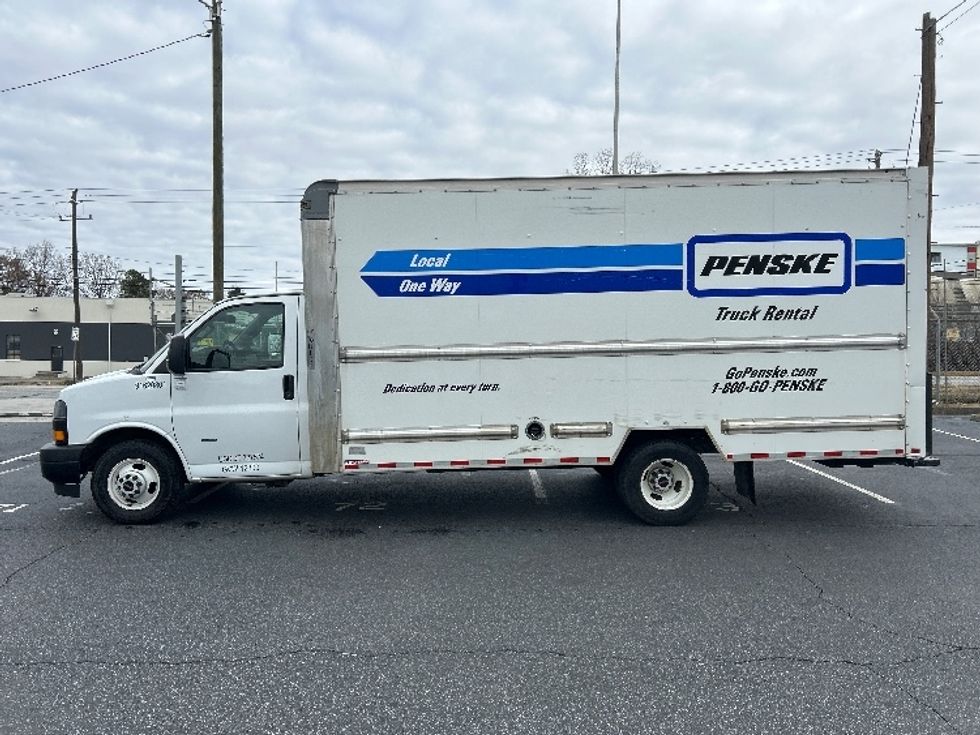 Light Duty Box Truck-Light and Medium Duty Trucks-GMC-2021-Savana G33903-Kennesaw-GA-97,859\n\t\tmiles-$ 31,500 - Image 4