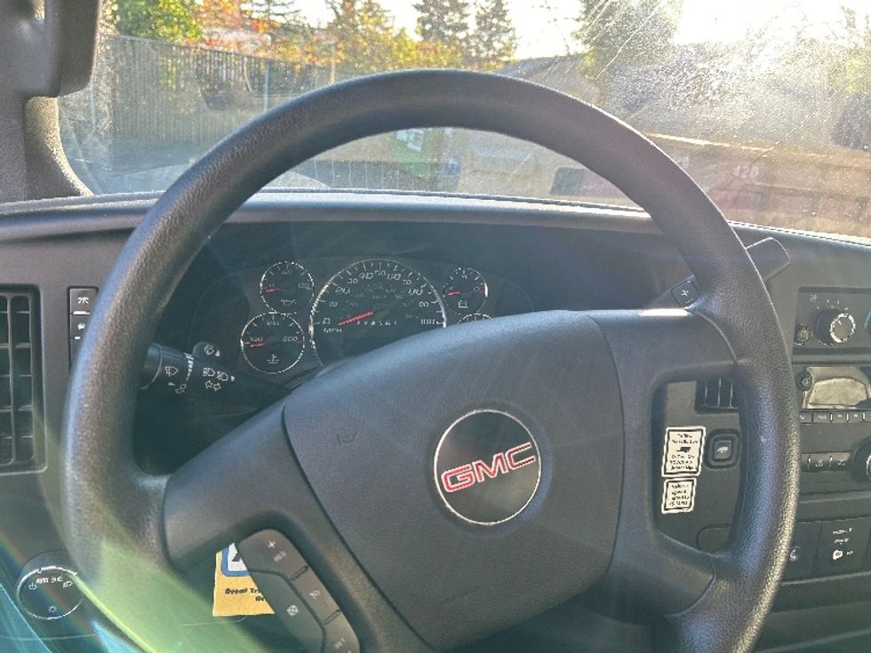 Light Duty Box Truck-Light and Medium Duty Trucks-GMC-2021-Savana G33903-Kent-WA-106,672\n\t\tmiles-$ 30,000 - Image 15