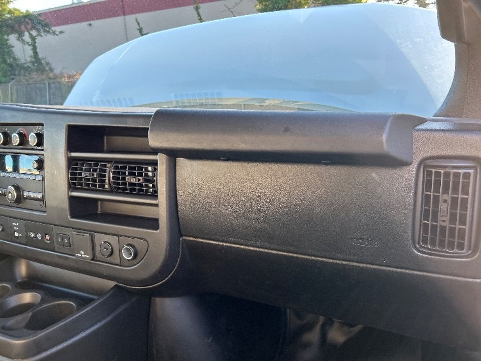 Light Duty Box Truck-Light and Medium Duty Trucks-GMC-2021-Savana G33903-Kent-WA-106,672\n\t\tmiles-$ 30,000 - Image 18