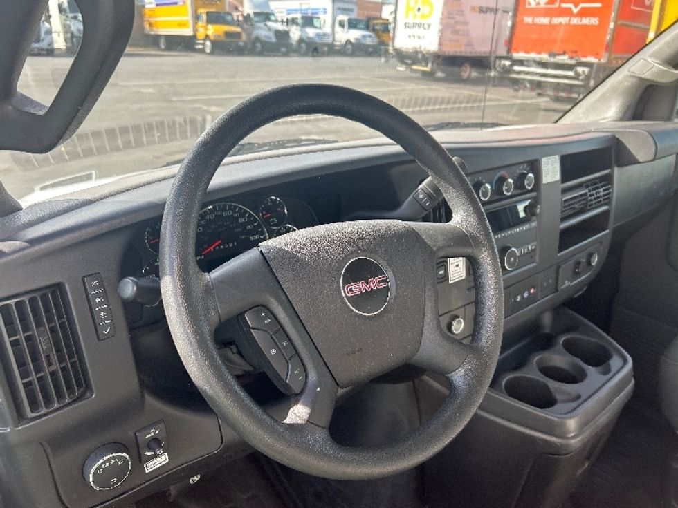 Light Duty Box Truck-Light and Medium Duty Trucks-GMC-2021-Savana G33903-Kent-WA-95,899\n\t\tmiles-$ 31,750 - Image 17