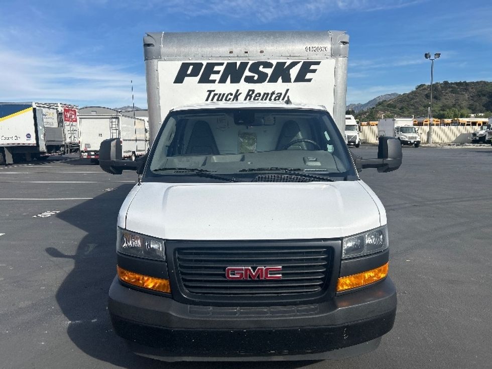 Light Duty Box Truck-Light and Medium Duty Trucks-GMC-2021-Savana G33903-Kent-WA-95,899\n\t\tmiles-$ 31,750 - Image 2