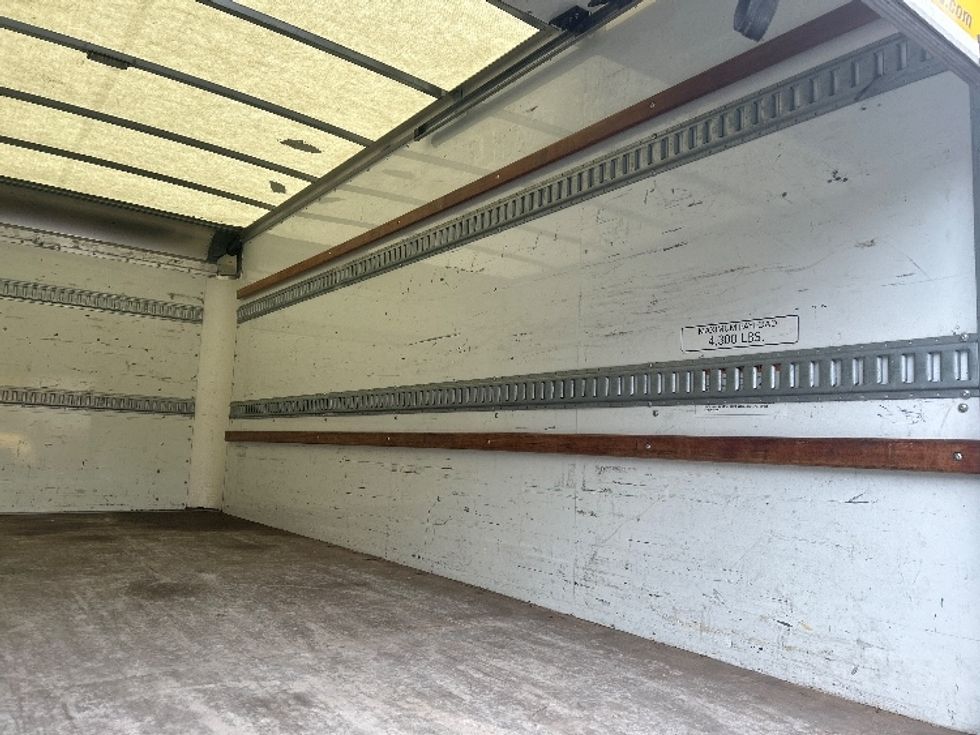 Light Duty Box Truck-Light and Medium Duty Trucks-GMC-2021-Savana G33903-Kent-WA-96,054\n\t\tmiles-$ 28,500 - Image 12