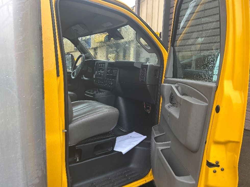 Light Duty Box Truck-Light and Medium Duty Trucks-GMC-2021-Savana G33903-Kent-WA-96,054\n\t\tmiles-$ 28,500 - Image 20