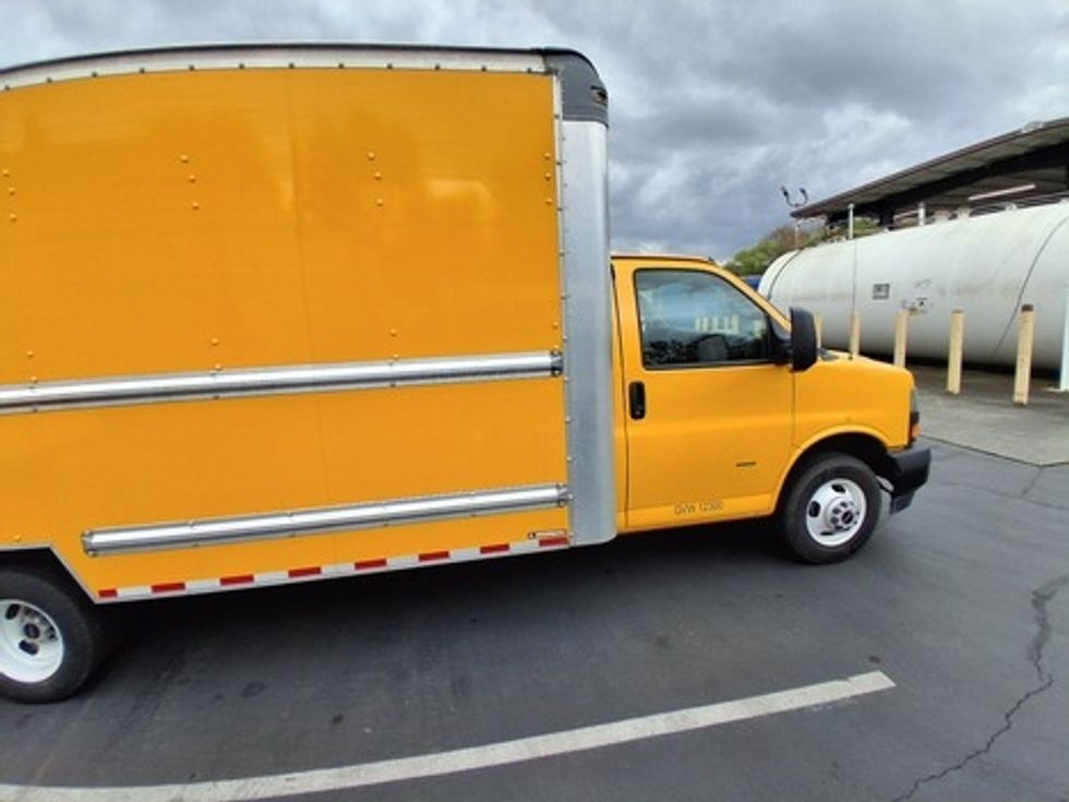Light Duty Box Truck-Light and Medium Duty Trucks-GMC-2021-Savana G33903-Kent-WA-96,071\n\t\tmiles-$ 29,500 - Image 13