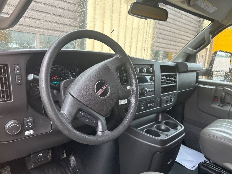 Light Duty Box Truck-Light and Medium Duty Trucks-GMC-2021-Savana G33903-Kent-WA-96,071\n\t\tmiles-$ 29,500 - Image 17