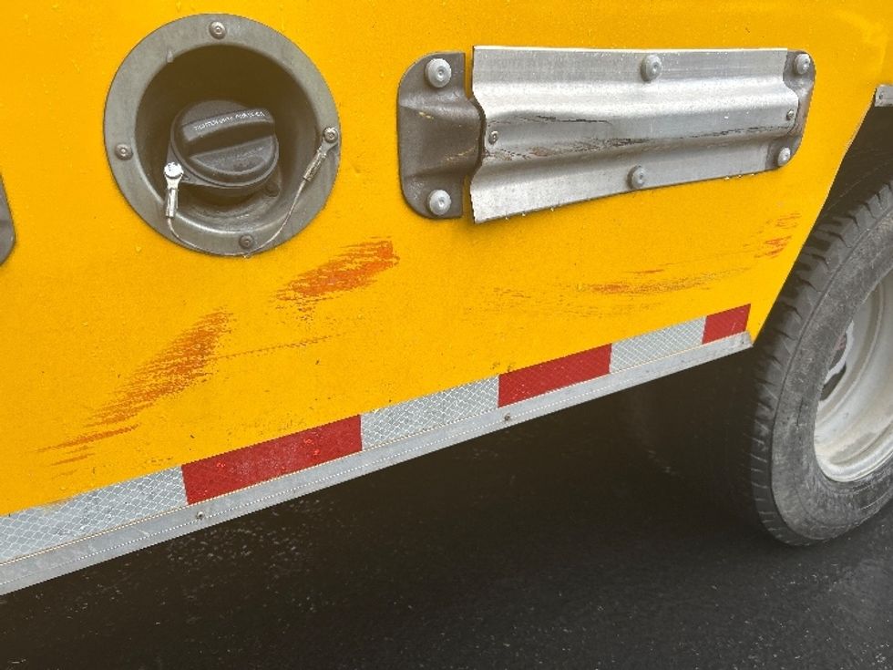 Light Duty Box Truck-Light and Medium Duty Trucks-GMC-2021-Savana G33903-Kent-WA-96,071\n\t\tmiles-$ 29,500 - Image 25