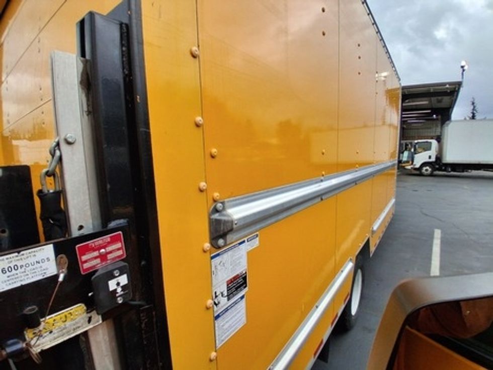 Light Duty Box Truck-Light and Medium Duty Trucks-GMC-2021-Savana G33903-Kent-WA-96,071\n\t\tmiles-$ 29,500 - Image 7