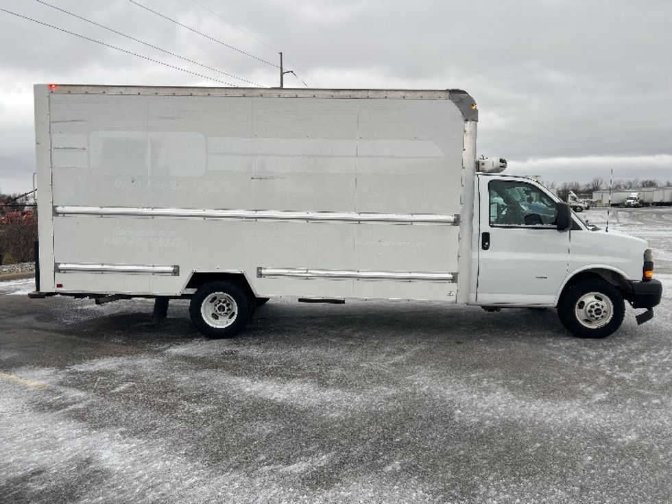 Light Duty Box Truck-Light and Medium Duty Trucks-GMC-2021-Savana G33903-Kentwood-MI-102,524\n\t\tmiles-$ 28,750 - Image 14