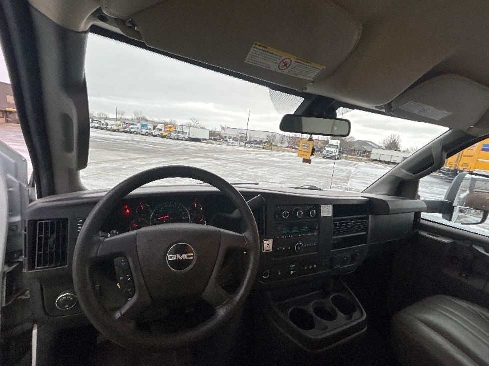 Light Duty Box Truck-Light and Medium Duty Trucks-GMC-2021-Savana G33903-Kentwood-MI-102,524\n\t\tmiles-$ 28,750 - Image 17