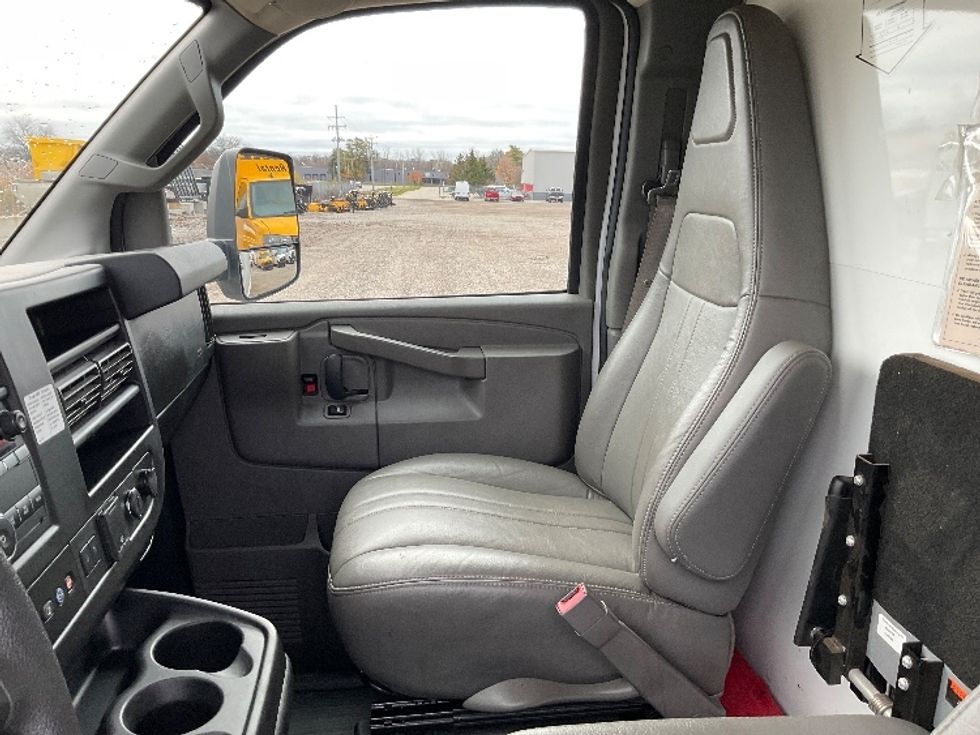 Light Duty Box Truck-Light and Medium Duty Trucks-GMC-2021-Savana G33903-Kentwood-MI-58,671\n\t\tmiles-$ 39,250 - Image 18