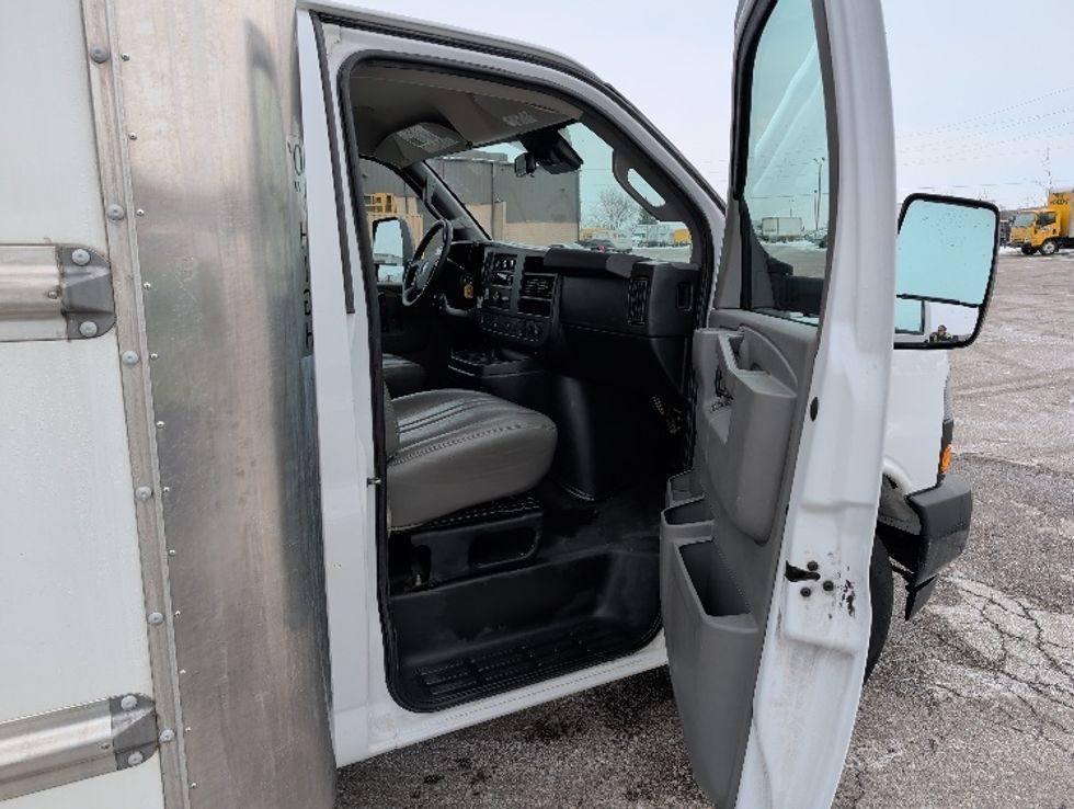 Light Duty Box Truck-Light and Medium Duty Trucks-GMC-2021-Savana G33903-Kentwood-MI-74,181\n\t\tmiles-$ 32,000 - Image 20