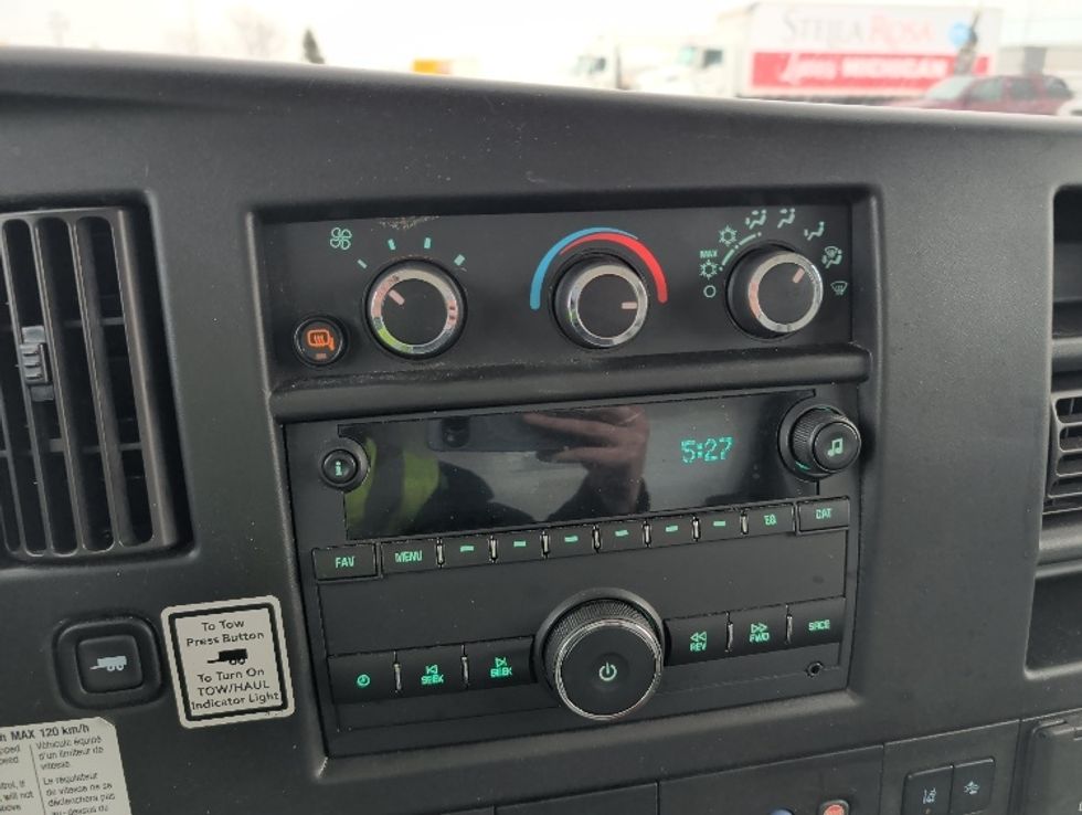 Light Duty Box Truck-Light and Medium Duty Trucks-GMC-2021-Savana G33903-Kentwood-MI-74,181\n\t\tmiles-$ 32,000 - Image 25