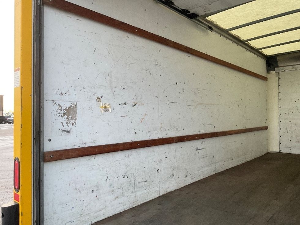 Light Duty Box Truck-Light and Medium Duty Trucks-GMC-2021-Savana G33903-Kentwood-MI-87,705\n\t\tmiles-$ 27,500 - Image 10