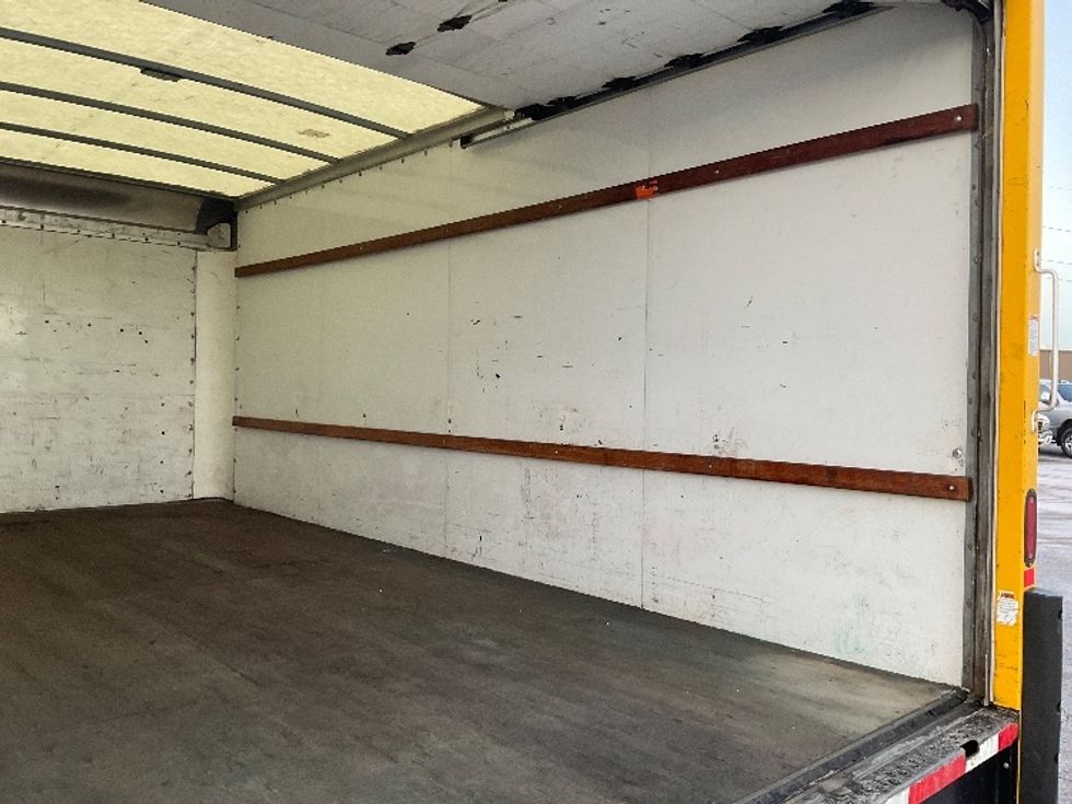 Light Duty Box Truck-Light and Medium Duty Trucks-GMC-2021-Savana G33903-Kentwood-MI-87,705\n\t\tmiles-$ 27,500 - Image 11