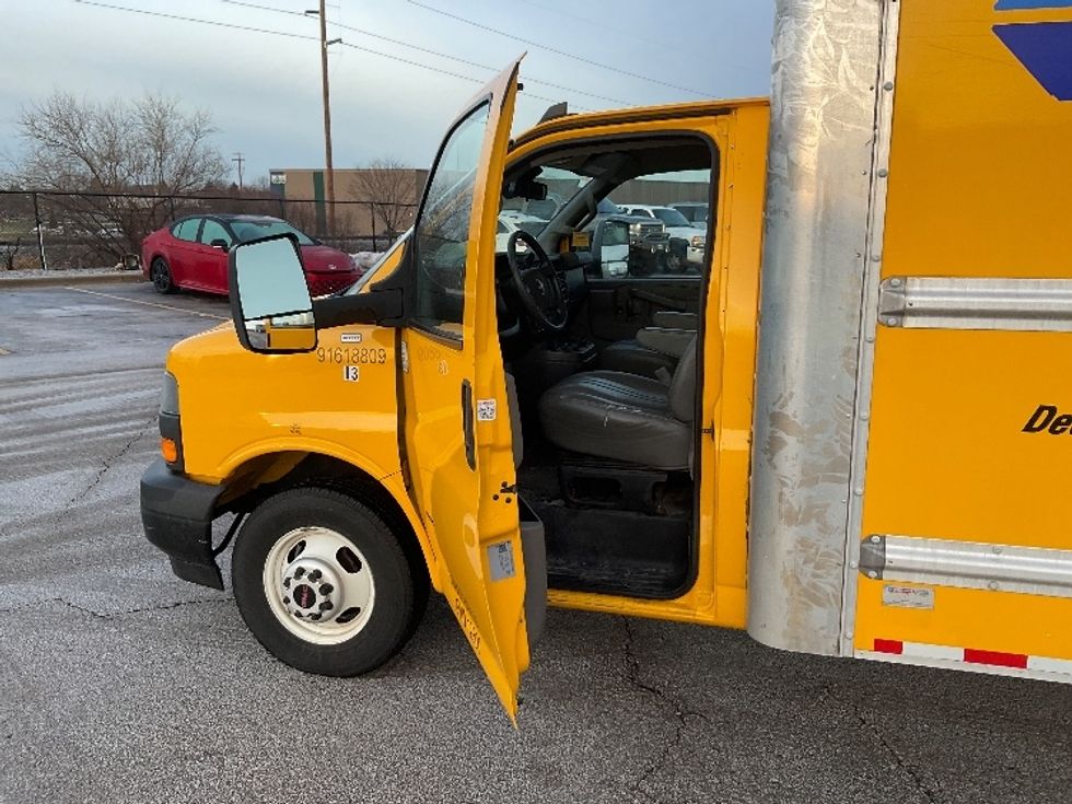 Light Duty Box Truck-Light and Medium Duty Trucks-GMC-2021-Savana G33903-Kentwood-MI-87,705\n\t\tmiles-$ 27,500 - Image 15