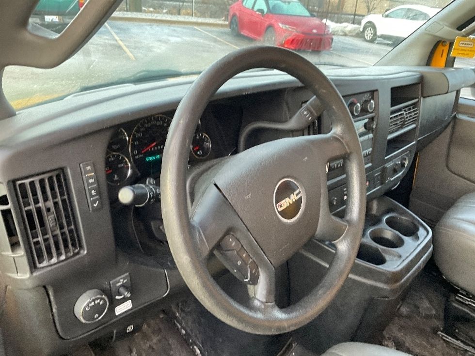 Light Duty Box Truck-Light and Medium Duty Trucks-GMC-2021-Savana G33903-Kentwood-MI-87,705\n\t\tmiles-$ 27,500 - Image 16