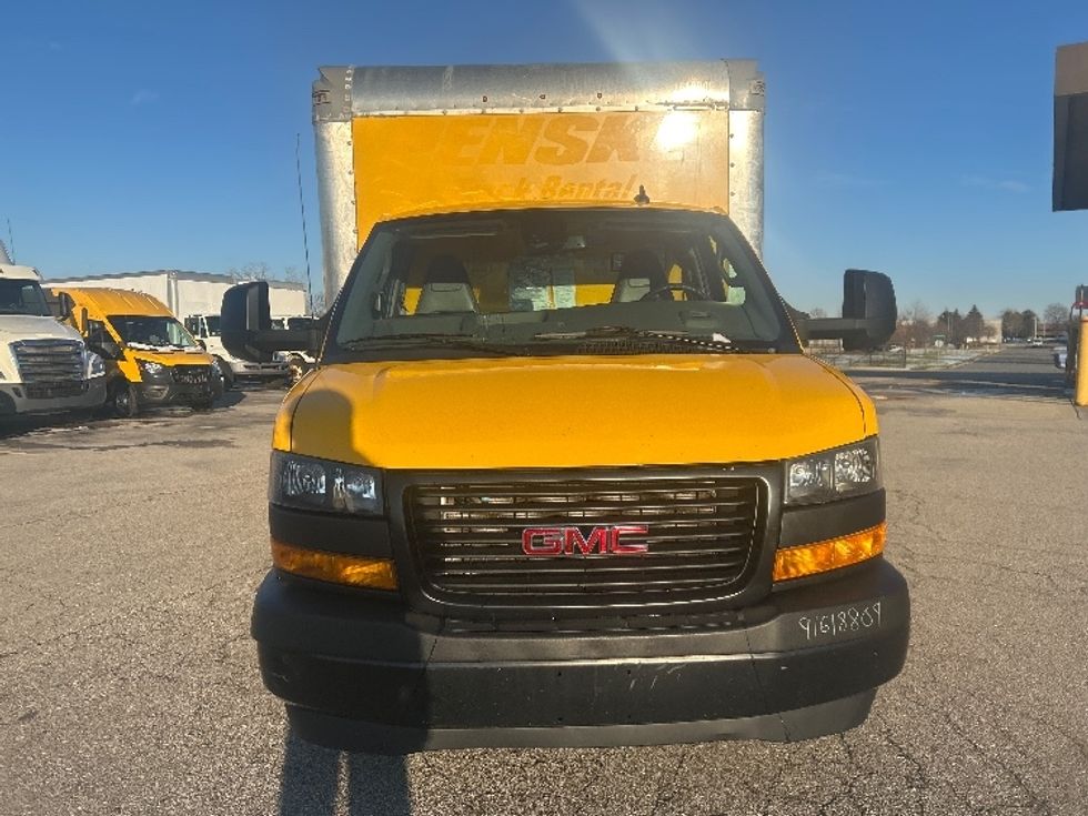 Light Duty Box Truck-Light and Medium Duty Trucks-GMC-2021-Savana G33903-Kentwood-MI-87,705\n\t\tmiles-$ 27,500 - Image 2