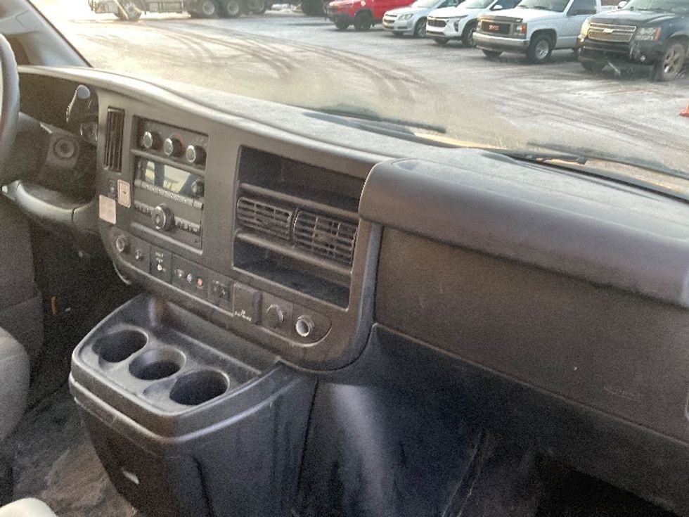 Light Duty Box Truck-Light and Medium Duty Trucks-GMC-2021-Savana G33903-Kentwood-MI-87,705\n\t\tmiles-$ 27,500 - Image 20