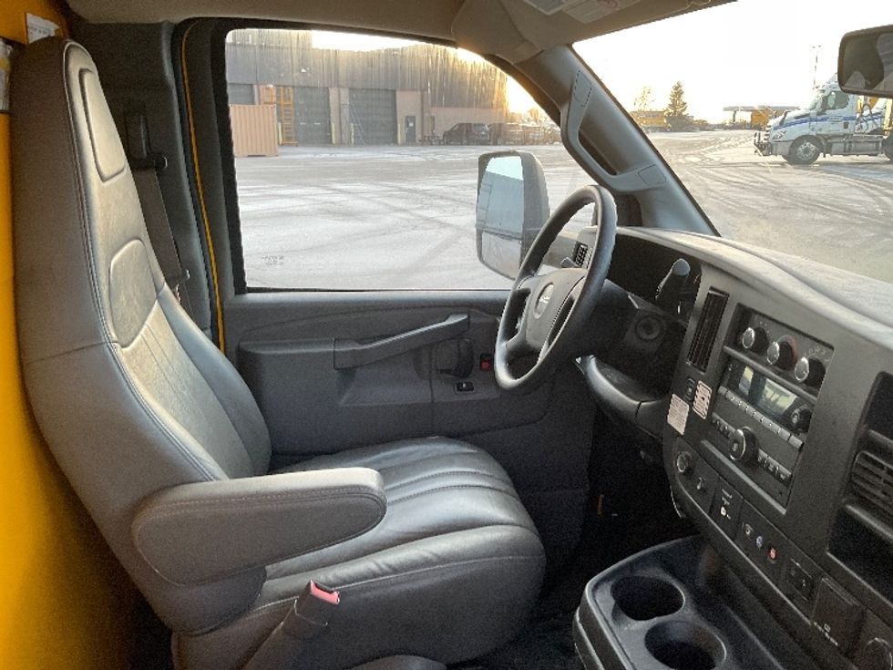 Light Duty Box Truck-Light and Medium Duty Trucks-GMC-2021-Savana G33903-Kentwood-MI-87,705\n\t\tmiles-$ 27,500 - Image 21