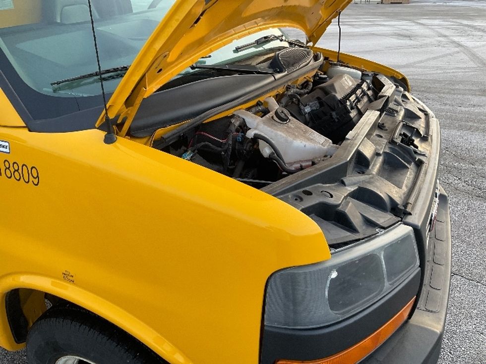 Light Duty Box Truck-Light and Medium Duty Trucks-GMC-2021-Savana G33903-Kentwood-MI-87,705\n\t\tmiles-$ 27,500 - Image 22