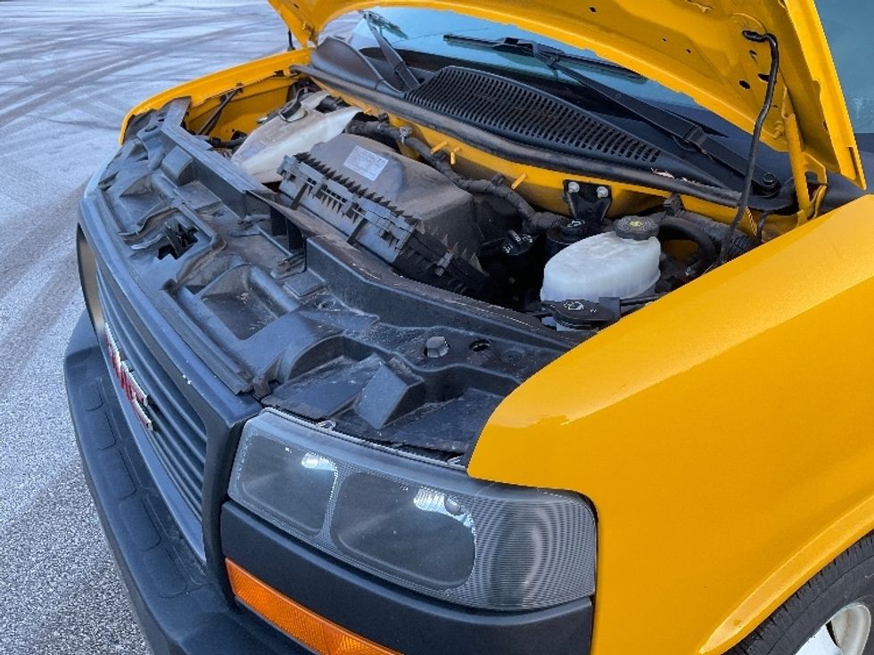 Light Duty Box Truck-Light and Medium Duty Trucks-GMC-2021-Savana G33903-Kentwood-MI-87,705\n\t\tmiles-$ 27,500 - Image 23