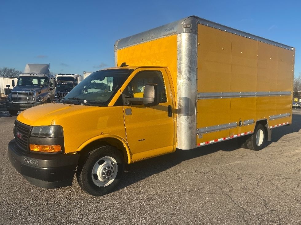Light Duty Box Truck-Light and Medium Duty Trucks-GMC-2021-Savana G33903-Kentwood-MI-87,705\n\t\tmiles-$ 27,500 - Image 3