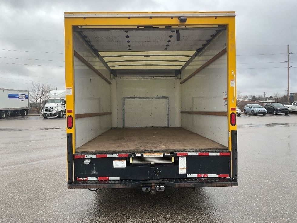 Light Duty Box Truck-Light and Medium Duty Trucks-GMC-2021-Savana G33903-Kentwood-MI-87,705\n\t\tmiles-$ 27,500 - Image 8
