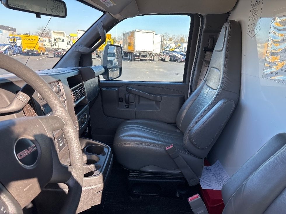 Light Duty Box Truck-Light and Medium Duty Trucks-GMC-2021-Savana G33903-King Of Prussia-PA-107,150\n\t\tmiles-$ 27,750 - Image 17