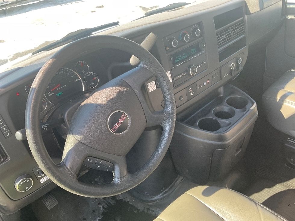 Light Duty Box Truck-Light and Medium Duty Trucks-GMC-2021-Savana G33903-King Of Prussia-PA-118,077\n\t\tmiles-$ 26,500 - Image 17