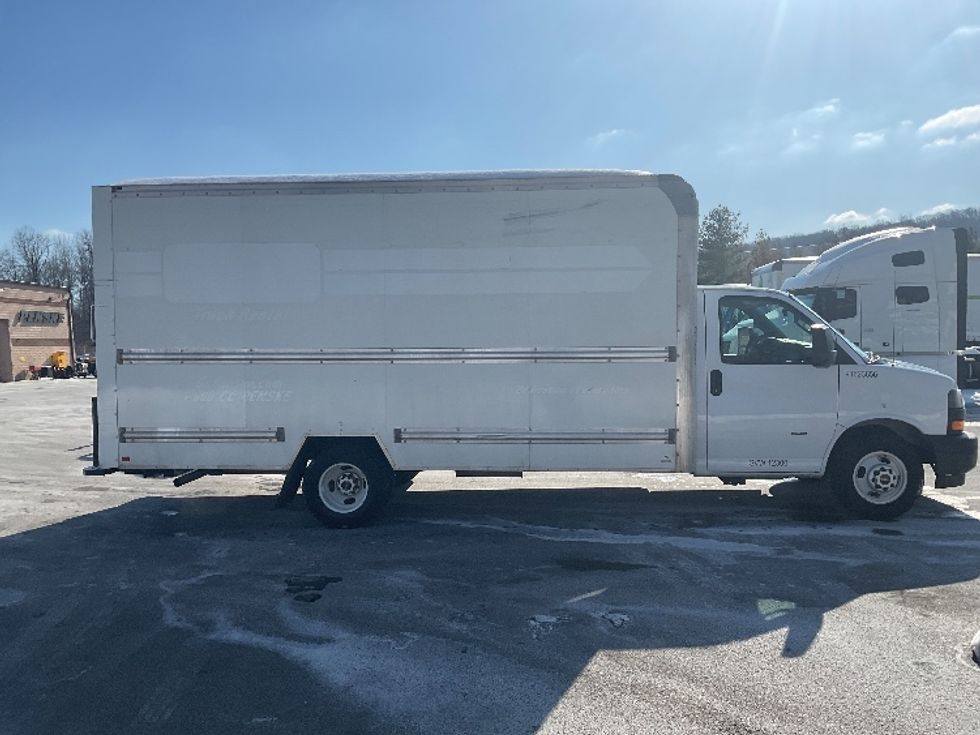 Light Duty Box Truck-Light and Medium Duty Trucks-GMC-2021-Savana G33903-King Of Prussia-PA-118,077\n\t\tmiles-$ 26,500 - Image 15
