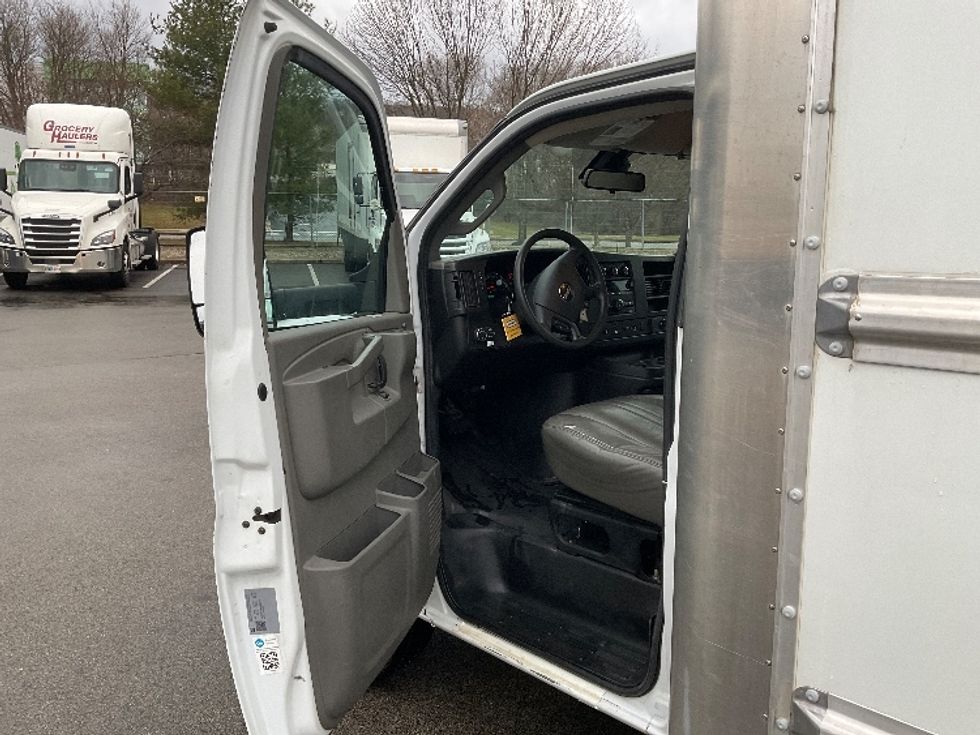 Light Duty Box Truck-Light and Medium Duty Trucks-GMC-2021-Savana G33903-King Of Prussia-PA-82,704\n\t\tmiles-$ 30,500 - Image 16