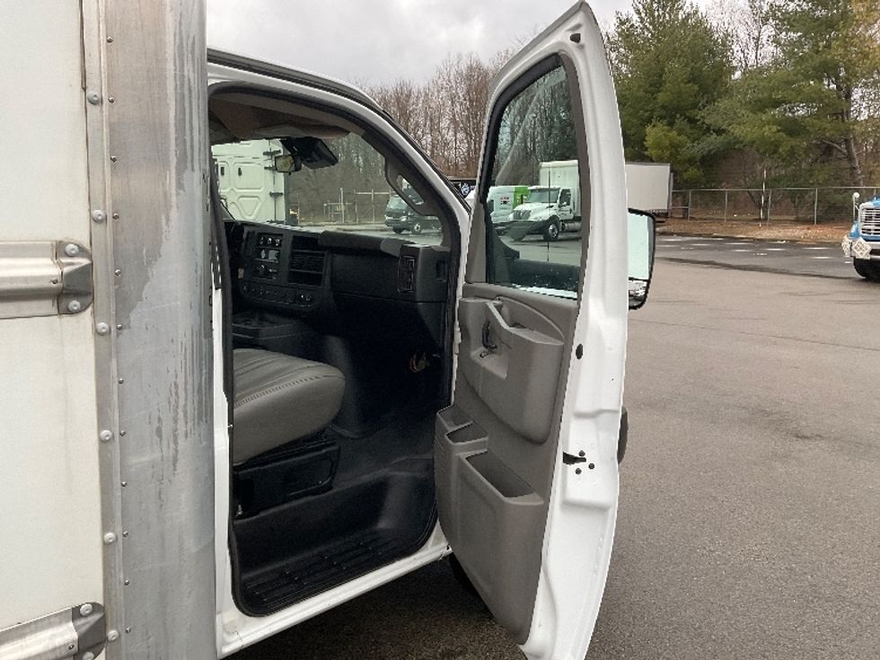 Light Duty Box Truck-Light and Medium Duty Trucks-GMC-2021-Savana G33903-King Of Prussia-PA-82,704\n\t\tmiles-$ 30,500 - Image 20