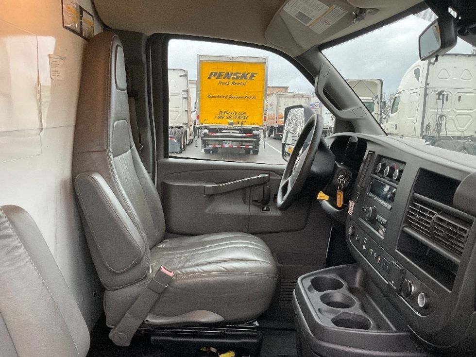 Light Duty Box Truck-Light and Medium Duty Trucks-GMC-2021-Savana G33903-King Of Prussia-PA-82,704\n\t\tmiles-$ 30,500 - Image 22