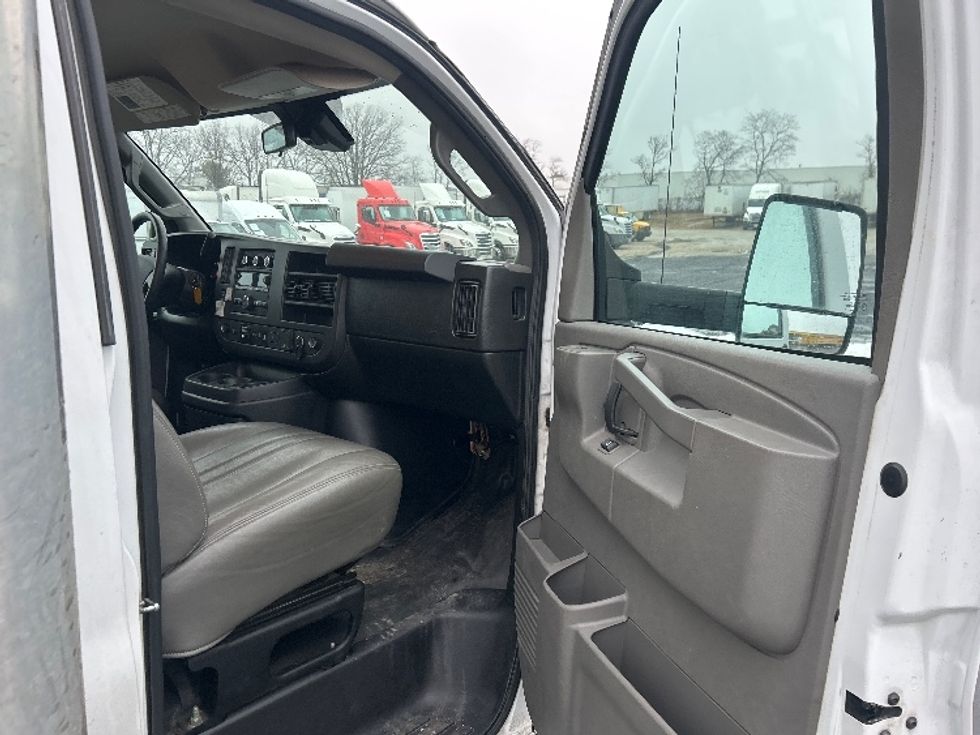 Light Duty Box Truck-Light and Medium Duty Trucks-GMC-2021-Savana G33903-King Of Prussia-PA-88,178\n\t\tmiles-$ 29,750 - Image 20
