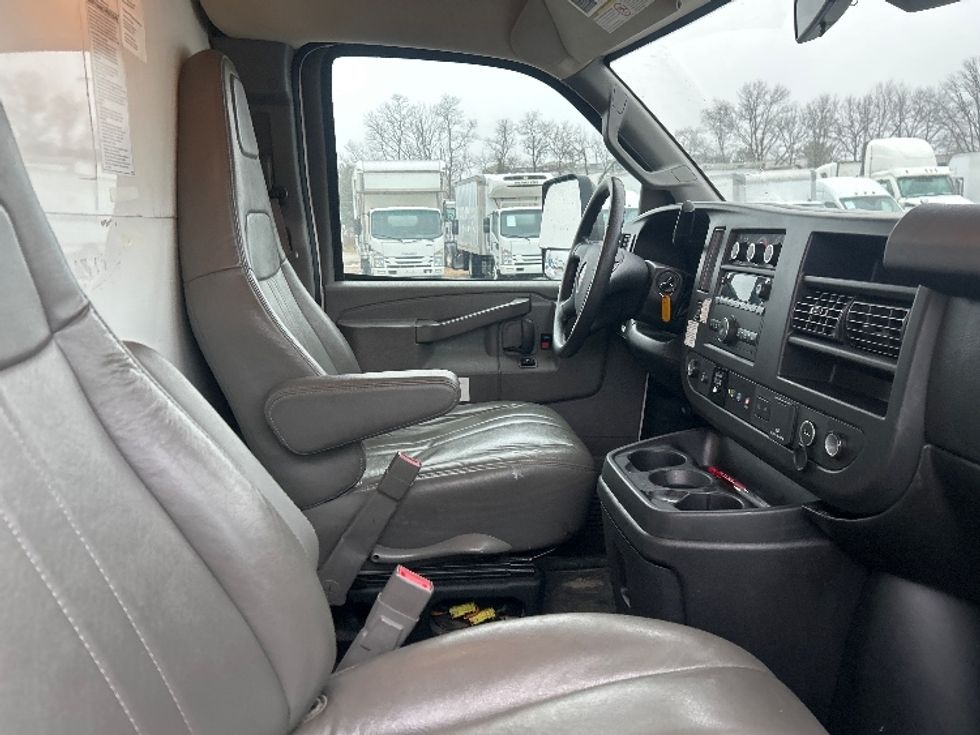 Light Duty Box Truck-Light and Medium Duty Trucks-GMC-2021-Savana G33903-King Of Prussia-PA-88,178\n\t\tmiles-$ 29,750 - Image 22