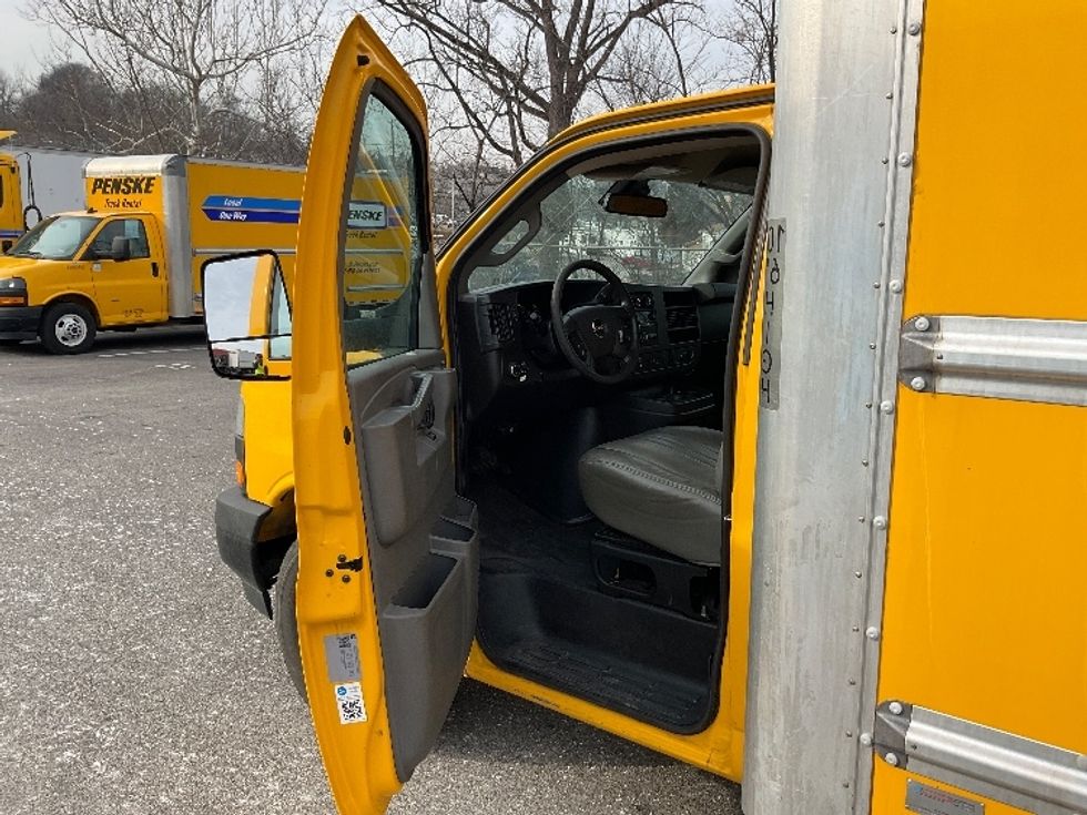 Light Duty Box Truck-Light and Medium Duty Trucks-GMC-2021-Savana G33903-King Of Prussia-PA-94,762\n\t\tmiles-$ 26,250 - Image 16