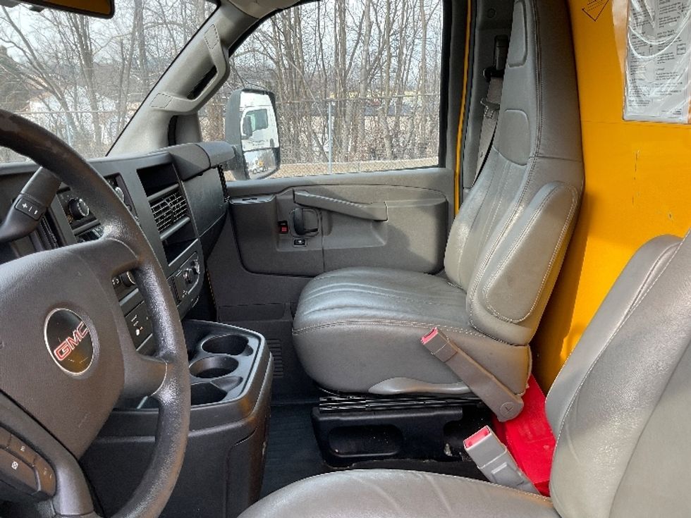 Light Duty Box Truck-Light and Medium Duty Trucks-GMC-2021-Savana G33903-King Of Prussia-PA-94,762\n\t\tmiles-$ 26,250 - Image 19