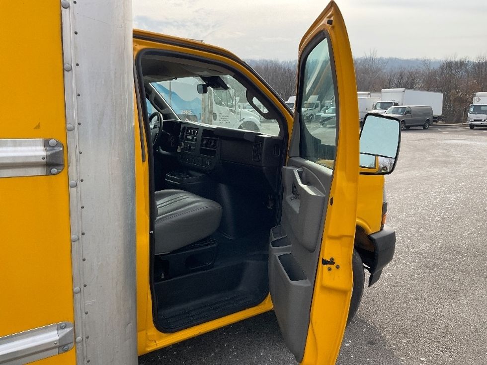 Light Duty Box Truck-Light and Medium Duty Trucks-GMC-2021-Savana G33903-King Of Prussia-PA-94,762\n\t\tmiles-$ 26,250 - Image 20