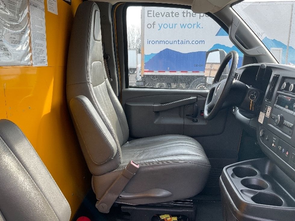 Light Duty Box Truck-Light and Medium Duty Trucks-GMC-2021-Savana G33903-King Of Prussia-PA-94,762\n\t\tmiles-$ 26,250 - Image 22