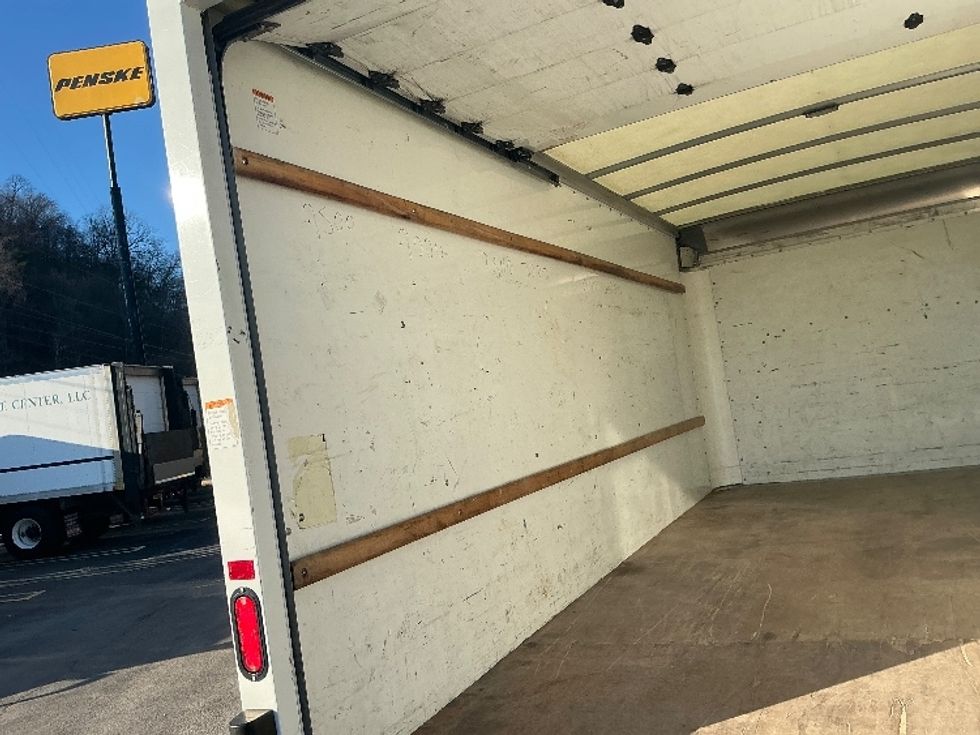 Light Duty Box Truck-Light and Medium Duty Trucks-GMC-2021-Savana G33903-Knoxville-TN-97,590\n\t\tmiles-$ 31,000 - Image 11