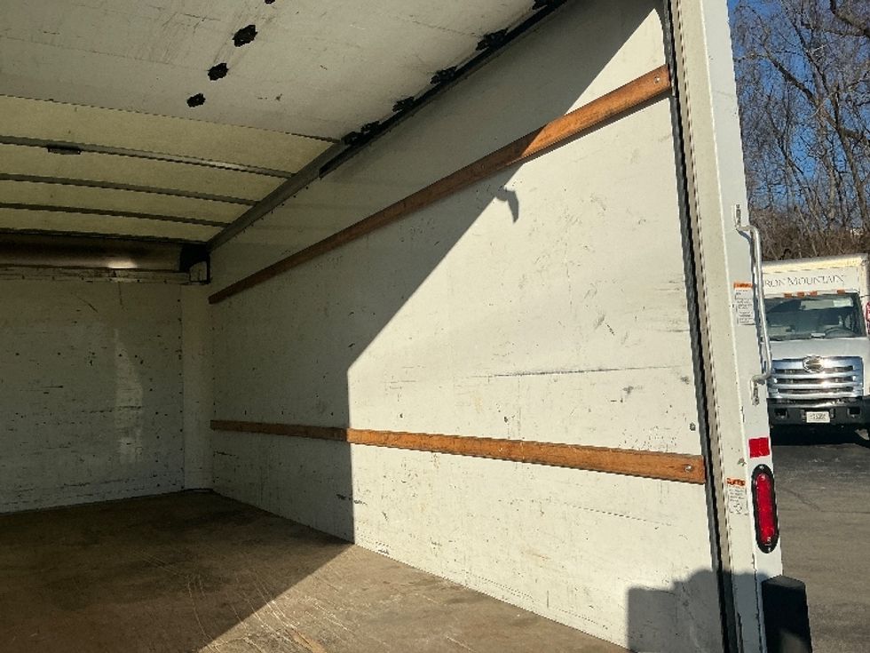 Light Duty Box Truck-Light and Medium Duty Trucks-GMC-2021-Savana G33903-Knoxville-TN-97,590\n\t\tmiles-$ 31,000 - Image 12