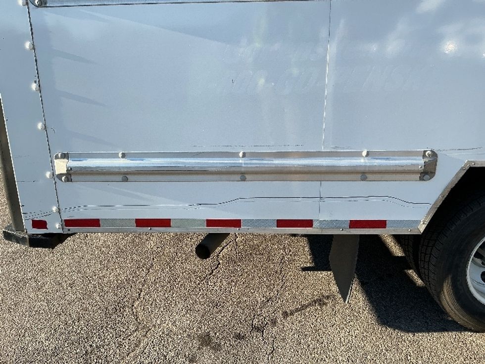 Light Duty Box Truck-Light and Medium Duty Trucks-GMC-2021-Savana G33903-Knoxville-TN-97,590\n\t\tmiles-$ 31,000 - Image 25