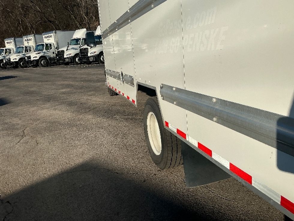 Light Duty Box Truck-Light and Medium Duty Trucks-GMC-2021-Savana G33903-Knoxville-TN-97,590\n\t\tmiles-$ 31,000 - Image 5